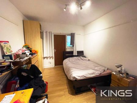 6 bedroom semi-detached house to rent - Photo 4