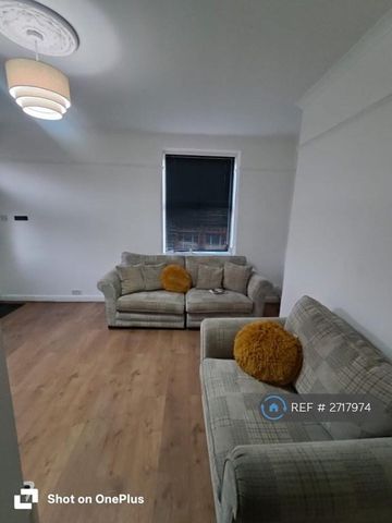 2 bedroom semi-detached house to rent - Photo 3