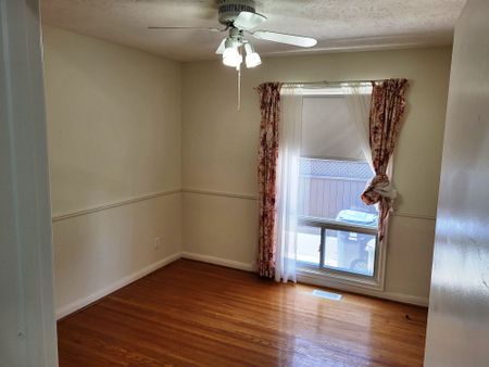 For Lease - 27 Kilbride Road, Toronto, Ontario - Photo 4