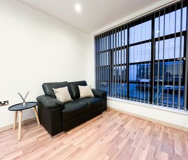 Studio to rent - Photo 1