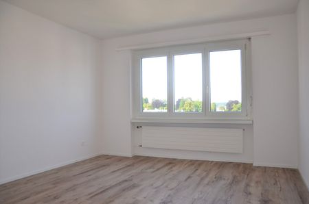 "moderne 4.5-Zimmer-Wohnung an zentraler Lage mit Lift im Haus" - Foto 3