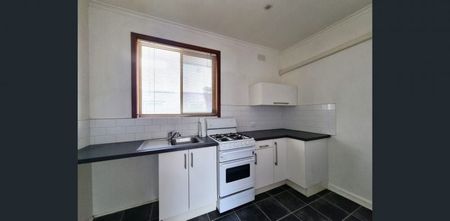 One Bedroom Spacious Apartment - Photo 3