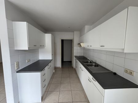 Ruim appartement met terras in hartje Bornem - Photo 2