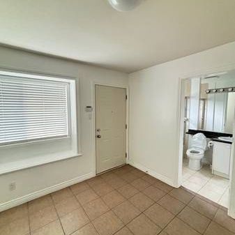 Grnd Flr 1 Bedroom Suite Priv Entrance - Photo 1