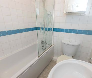 Coronation Street, Macclesfield, Cheshire, SK11 - Photo 6