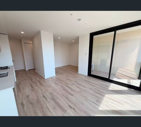 1815/6 Penaluna Place, Adelaide, SA 5000 - Photo 4