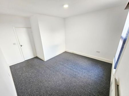 Wellington Road North, Stockport, Cheshire, SK4 - Photo 4