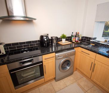 7, Bolton Grange, Yeadon, Leeds, West Yorkshire, LS19 7FR - Photo 4