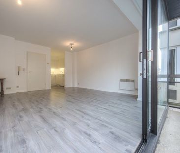 Ongemeubeld appartement, zeer centraal gelegen aan de zonnekant van... - Photo 4