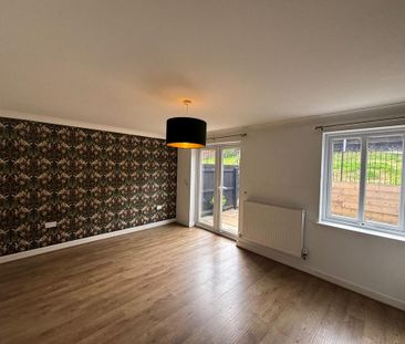 3 bedroom semi-detached house to rent - Photo 3