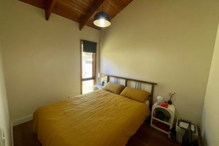 Charming Cottage In Blackheath! - Photo 3