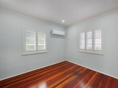 Renovated home in Rainworth State School catchment - Lawn & Garden Maintenance included - - Photo 3