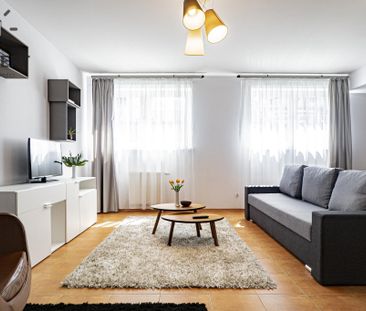 Kawalerka w sercu miasta, winda, parking - Photo 6