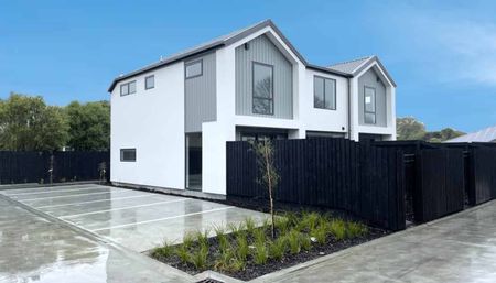 2 Bedroom 1.5 Bathroom Townhouse - Photo 4