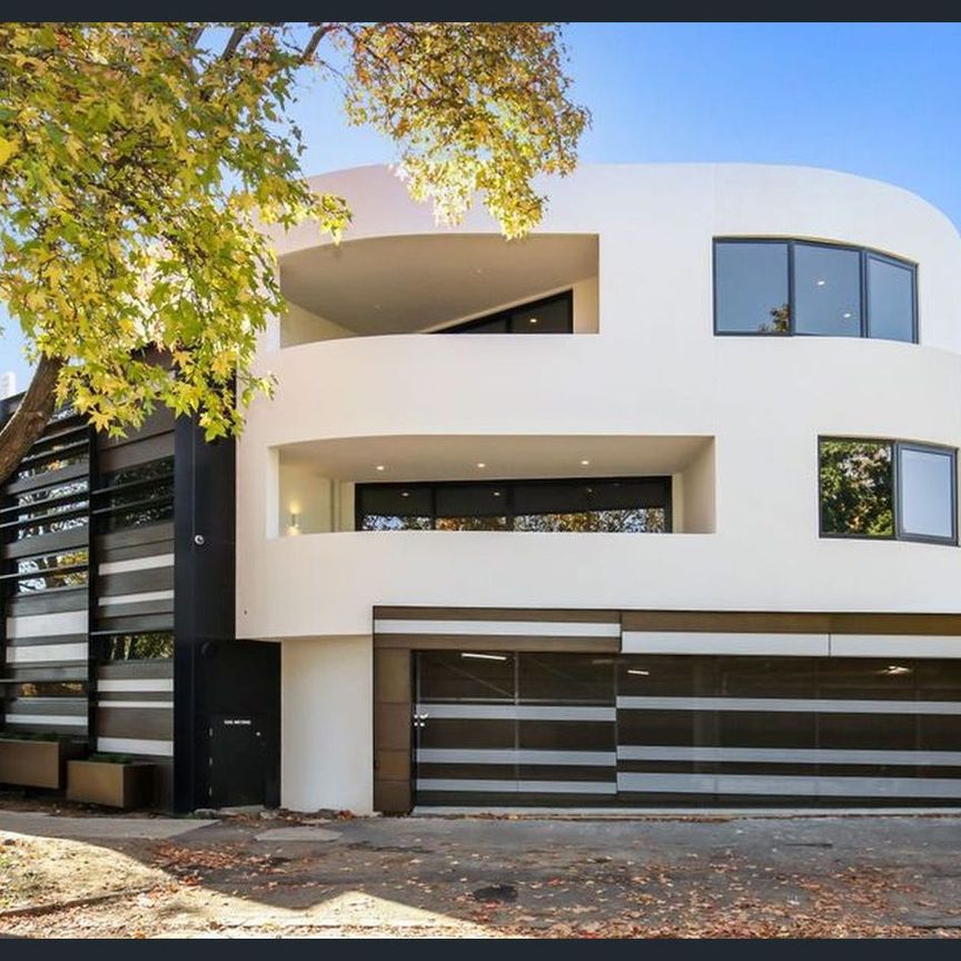 LEASE A LIFESTYLE IN THIS SPECTACULAR LOCATION! - Photo 1