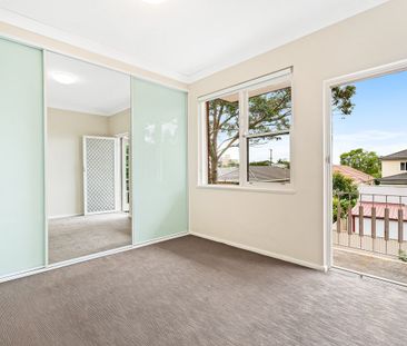 2-Bedroom Apartment in Prime Brighton-Le-Sands Location - Photo 2