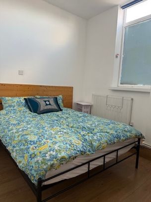 2 Bed Flat, Sterling Way, N18 - Photo 1