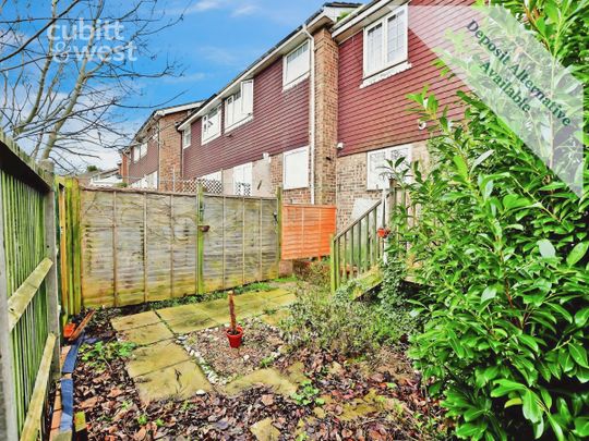 3 bedroom end of terrace house to rent - Photo 1