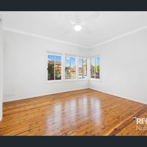 Inviting 2-Bedroom Family Home - Photo 2