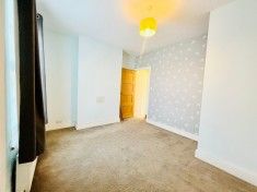 2 bed Mid Terraced House for Rent - Photo 2