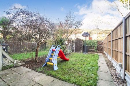 2 bedroom terraced house to rent - Photo 4