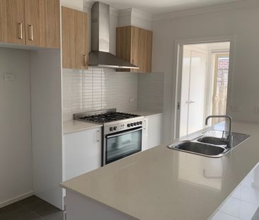 Low maintenance 2 Bedroom Home in Bell Park! - Photo 4