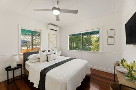 18 Vale Street, Wavell Heights QLD 4012 - House For Rent - $850 | Domain - Photo 4