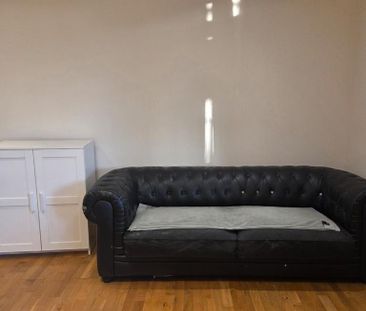 1 bedroom in a flat share to rent - Photo 2