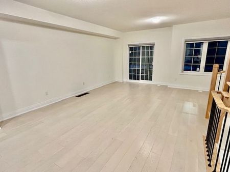 For Lease - 109 Clippers Crescent, Whitchurch-Stouffville, Ontario - Photo 2