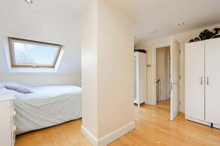 4 bedroom flat to rent - Photo 3