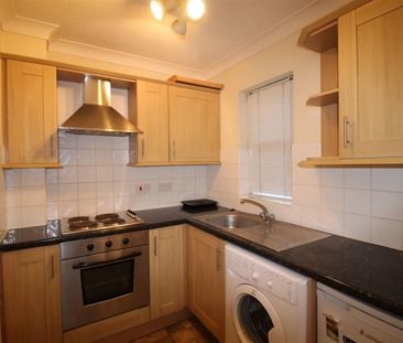 Cotswold Court, West Wycombe Road - Photo 4