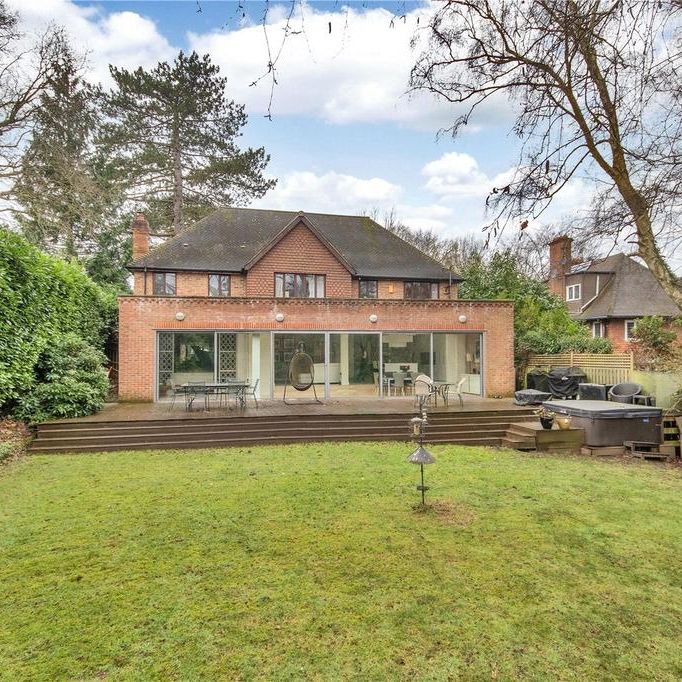 5 bedroom detached house to rent - Photo 1