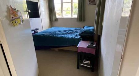 Handy Location to all amenities! - Photo 3