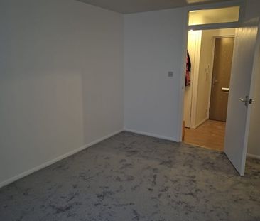 1 Bed Flat, Howard Road, SE25 - Photo 3