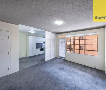 Fully Renovated Apartment - Prime Location! - Photo 4
