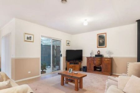 7 Cottage Place, Mornington. - Photo 2