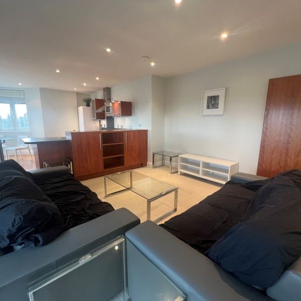 Clarence Street, Staines, Surrey, TW18 - Photo 1