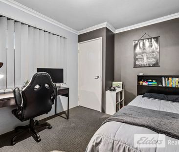 Modern Family Living in the Heart of Baldivis - Photo 3