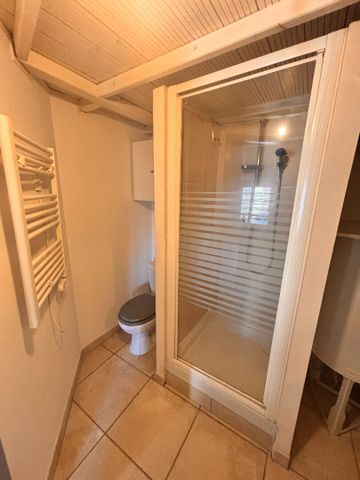 NIMES CENTRE ECUSSON- T2 BIS de 42.78 m2 ., - Photo 2