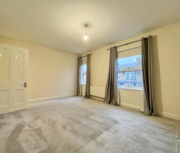 3 bedroom end of terrace house to rent - Photo 3