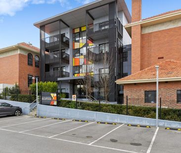 Stylish City Living In Furnished Apartment - Photo 4