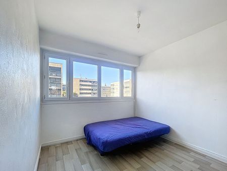 Appartement T4 près de RILLIEUX LA PAPE à louer - Photo 4