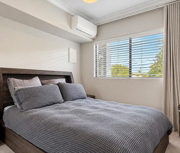 Fully Furnished Modern Comfort in a Sought After Scarborough Location! - Photo 3