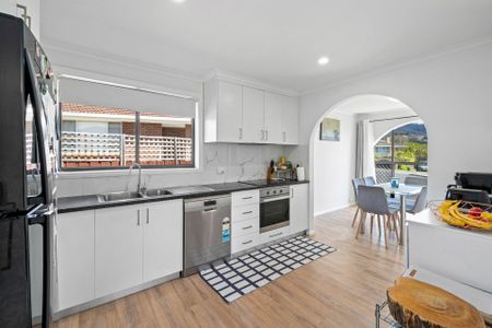 Charming Home in the Heart of Glenorchy - Photo 2