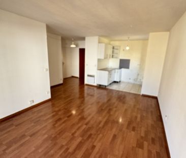 Location Appartement 2 pièces 43m² CLAYE SOUILLY 77410 - Photo 2
