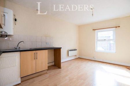 Studio to rent - Photo 4