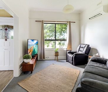 Charming East Geelong Home Awaits You! - Photo 1