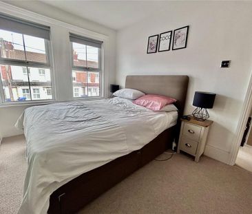 3 bedroom terraced house to rent - Photo 4