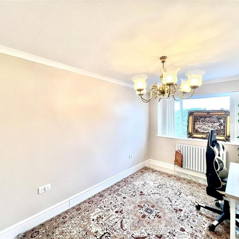4 bedroom detached house to rent - Photo 1