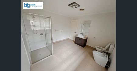 A Fusion of Lifestyle and Location – Modern 4-Bedroom Townhouse in Hoppers Crossing - Photo 2